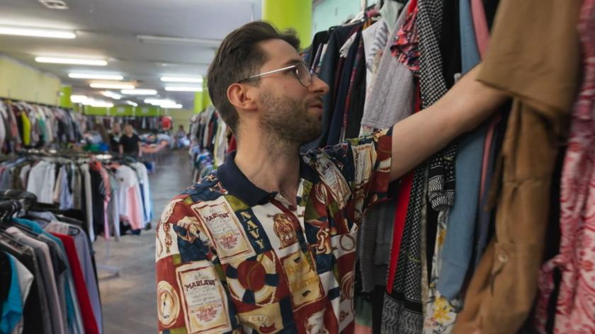 Gwiazdy lumpeksów: Przemek Srogosz na lumpeksowych łowach