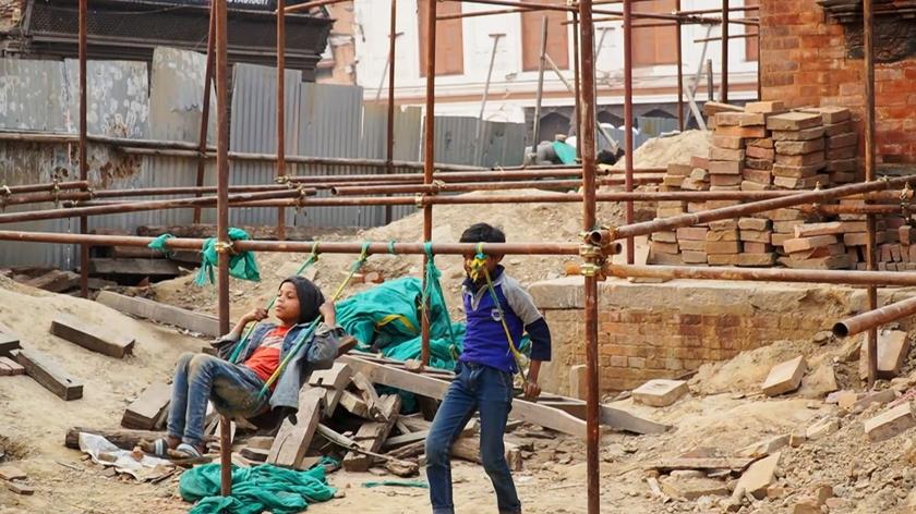 Dzieci Świata: Kim są papierowe sieroty z Nepalu?